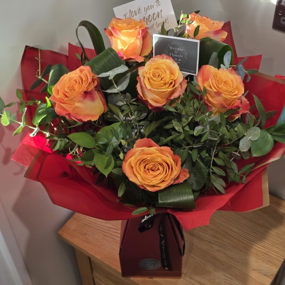 Vibrant Rose Bouquet 6 Stems
