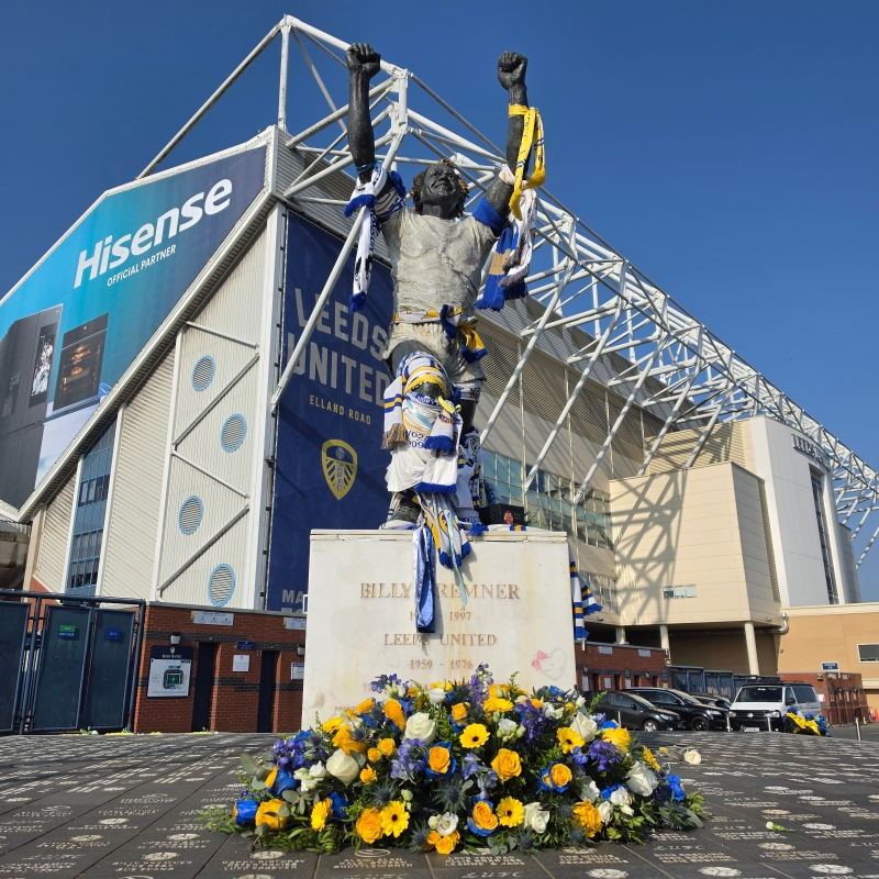 Casket Spray in Leeds United Colours