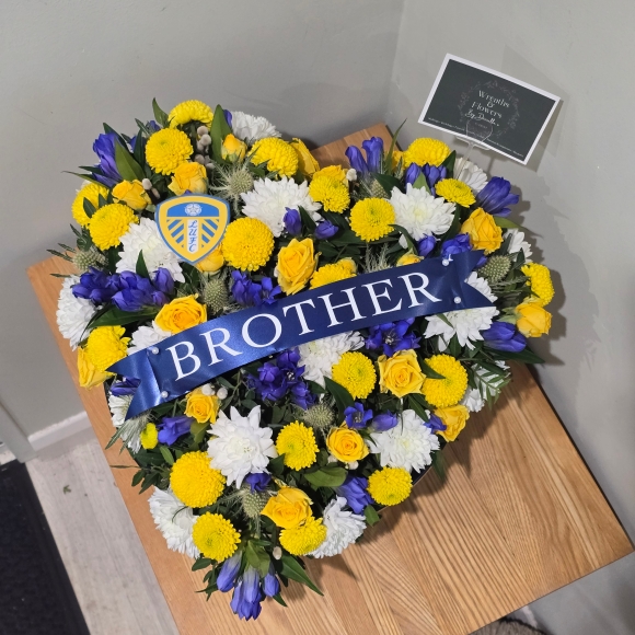 LUFC Mixed Flowers Heart