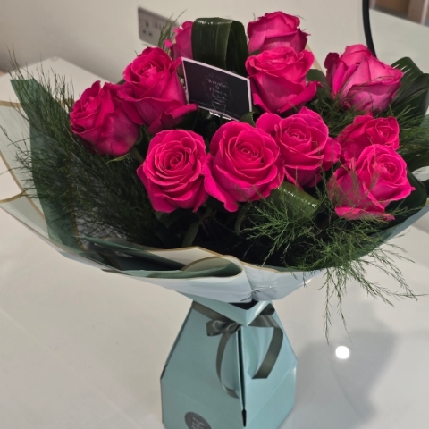 Pink Floyd – Luxury Pink Roses in Wakefield